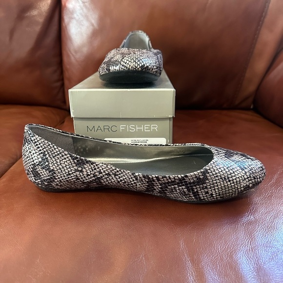 Marc Fisher Black and Gray Flats - Picture 3 of 6